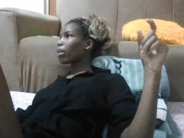 Beautyviny2 live cam on BongaCams