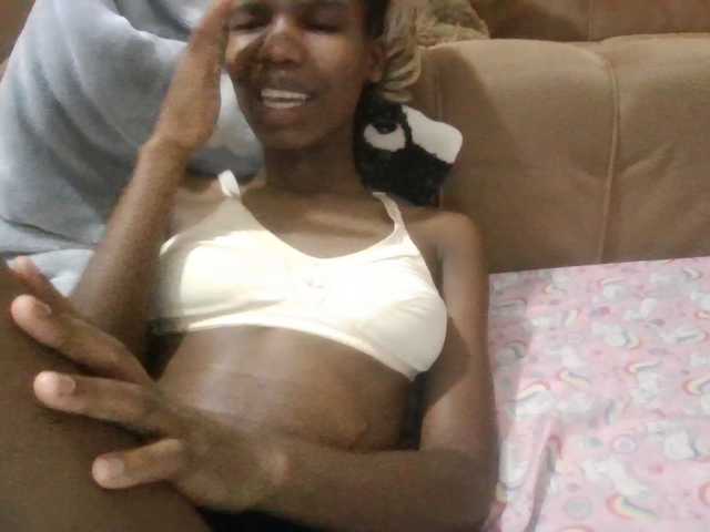 Beautyviny2 live cam on BongaCams