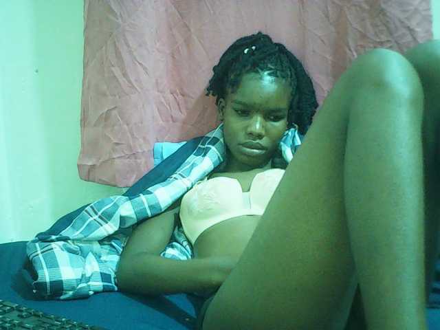 Beautyviny2 live cam on BongaCams