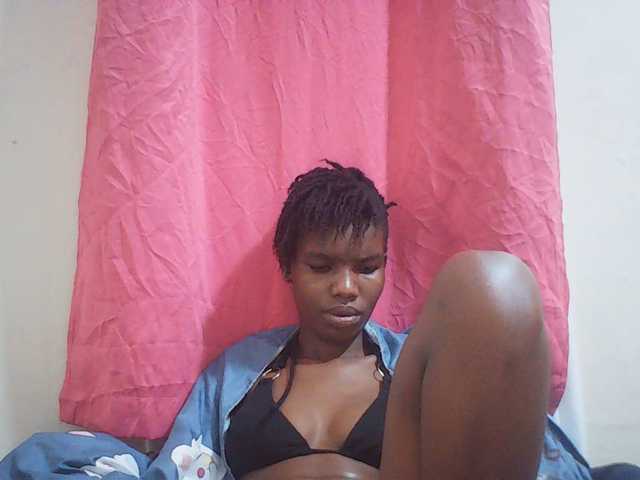 Beautyviny2 live cam on BongaCams