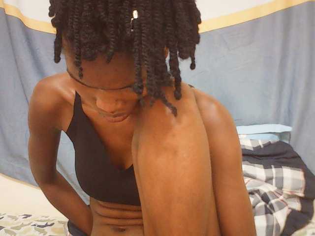 Beautyviny2 live cam on BongaCams