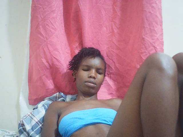 Beautyviny2 live cam on BongaCams