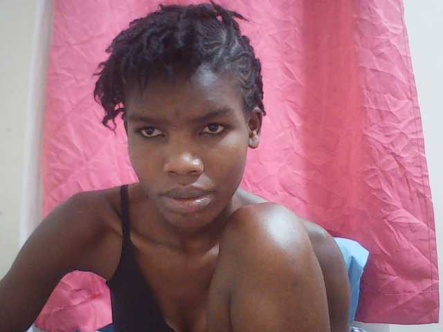 Beautyviny2 live cam on BongaCams