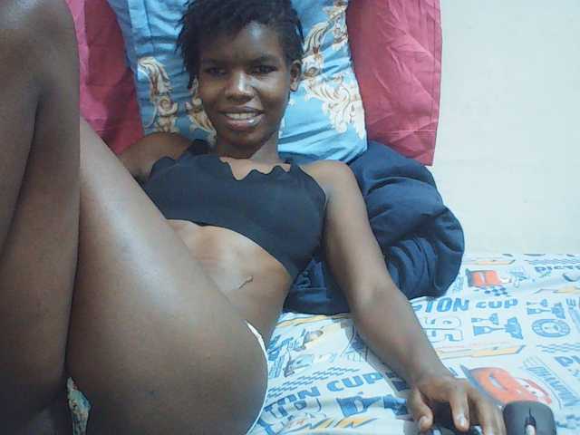 Beautyviny2 live cam on BongaCams