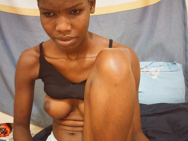 Beautyviny2 live cam on BongaCams