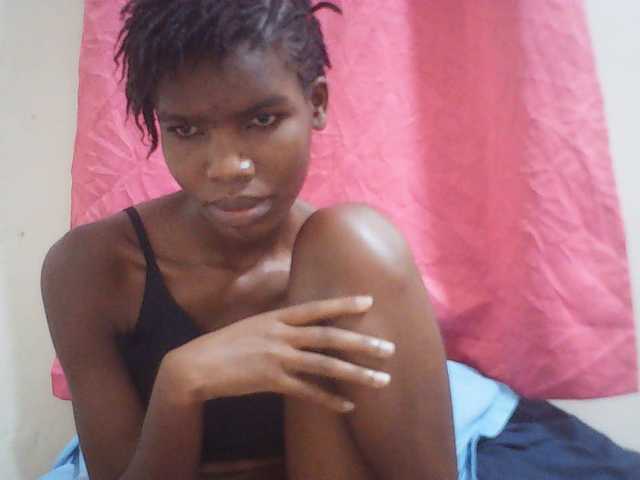 Beautyviny2 live cam on BongaCams