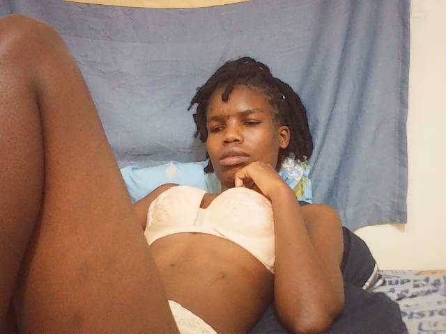 Beautyviny2 live cam on BongaCams