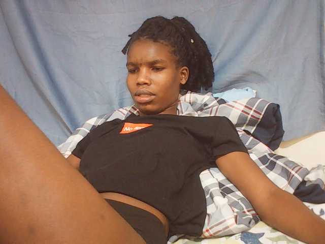 Beautyviny2 live cam on BongaCams