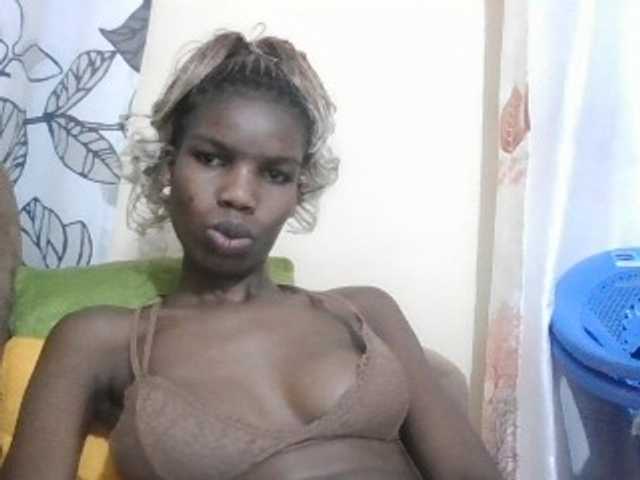 Beautyviny2, en directo ahora en BongaCams