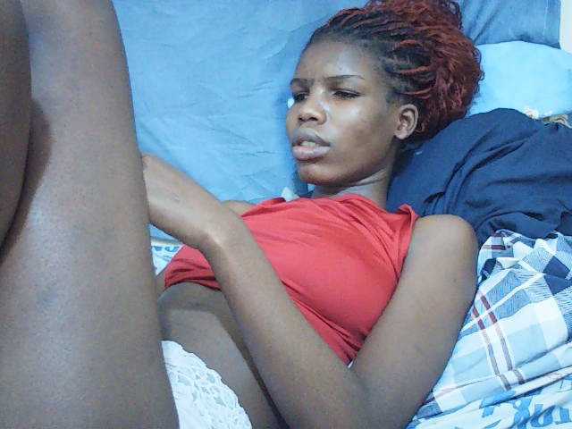 Beautyviny2 live cam on BongaCams