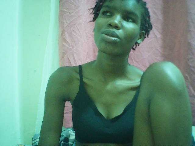 Beautyviny2 live cam on BongaCams