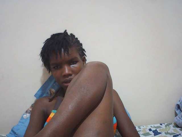 Beautyviny2 live cam on BongaCams