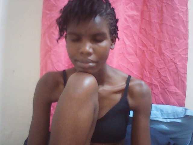 Beautyviny2 live cam on BongaCams