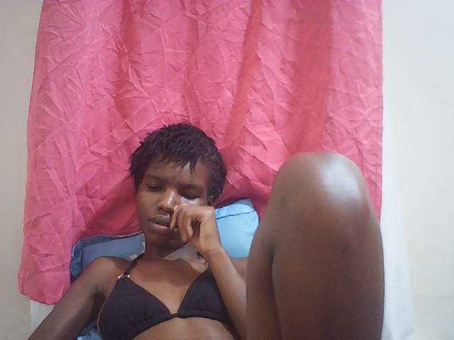Beautyviny2 live cam on BongaCams