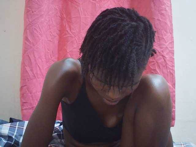 Beautyviny2 live cam on BongaCams