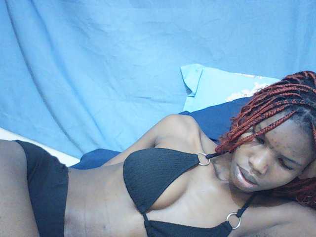 Beautyviny2 live cam on BongaCams