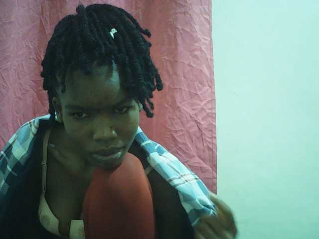 Beautyviny2 live cam on BongaCams