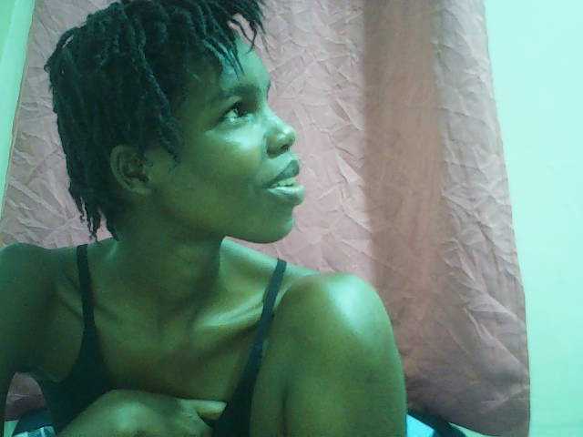 Beautyviny2 live cam on BongaCams