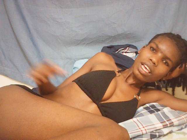 Beautyviny2 live cam on BongaCams