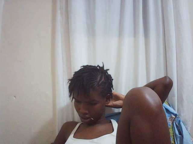 Beautyviny2 live cam on BongaCams