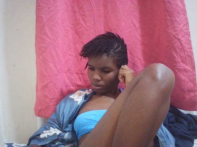 Beautyviny2 live cam on BongaCams