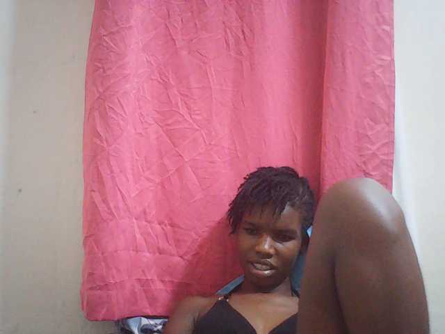 Beautyviny2 live cam on BongaCams