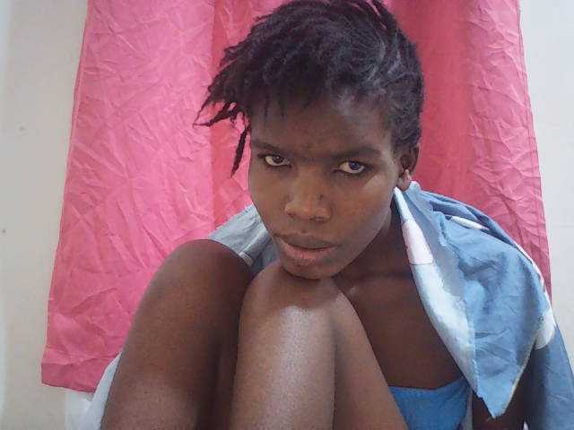 Beautyviny2 live cam on BongaCams