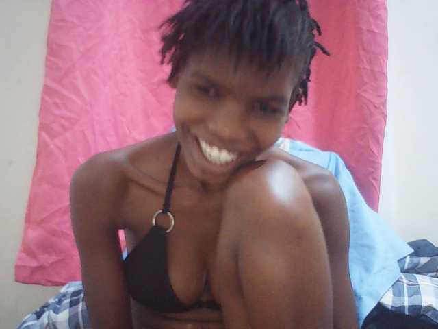 Beautyviny2 live cam on BongaCams
