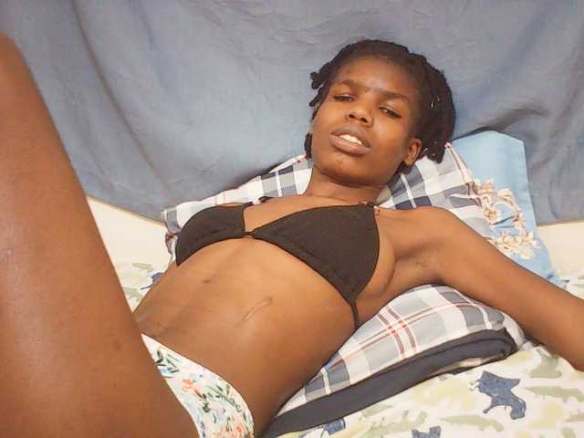 Beautyviny2 live cam on BongaCams