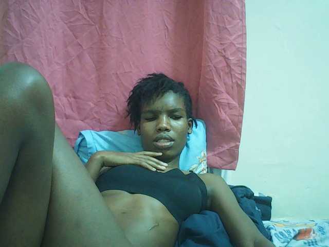 Beautyviny2 live cam on BongaCams