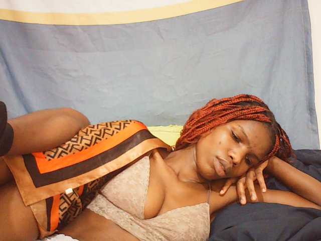 Beautyviny2 live cam on BongaCams