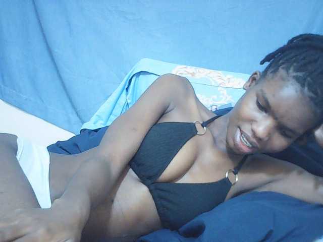 Beautyviny2 live cam on BongaCams