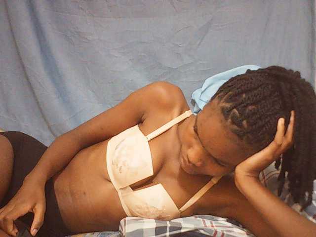 Beautyviny2 live cam on BongaCams
