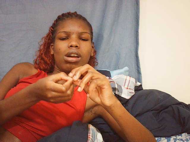 Beautyviny2 live cam on BongaCams
