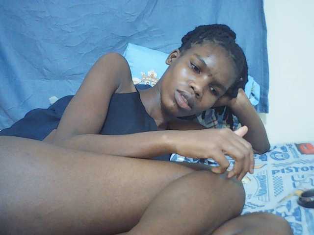 Beautyviny2 live cam on BongaCams