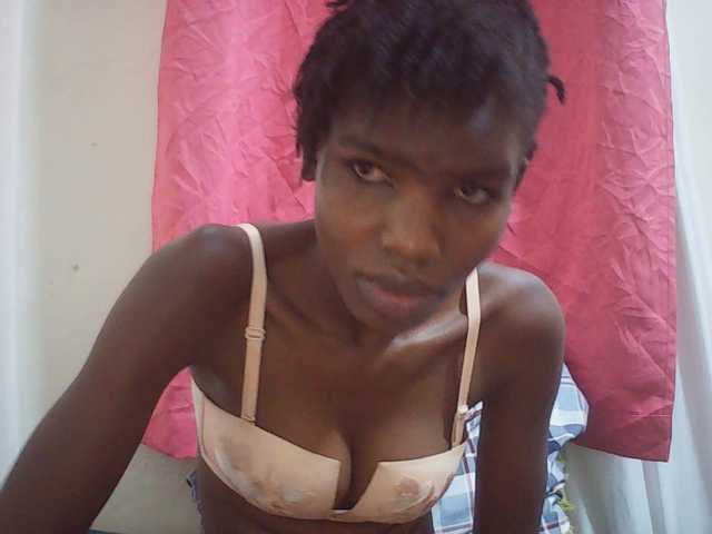 Beautyviny2 live cam on BongaCams