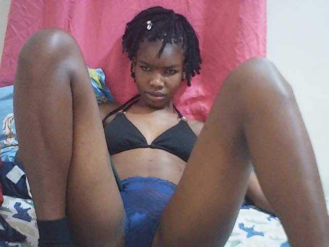 Beautyviny2 live cam on BongaCams