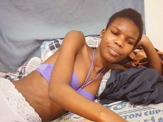 Beautyviny2 live cam on BongaCams