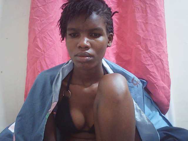 Beautyviny2 live cam on BongaCams
