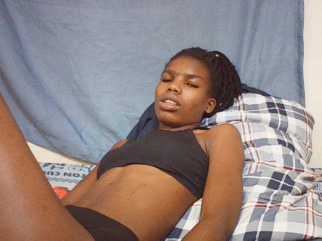 Beautyviny2 live cam on BongaCams