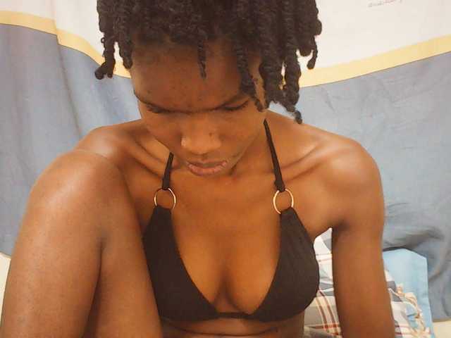 Beautyviny2 live cam on BongaCams