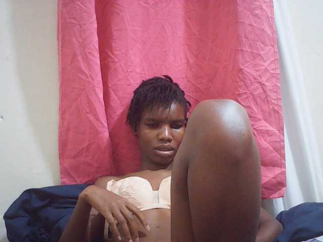 Beautyviny2 live cam on BongaCams