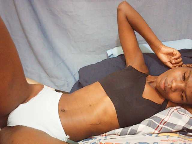 Beautyviny2 live cam on BongaCams