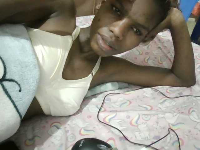 Beautyviny2 live cam on BongaCams