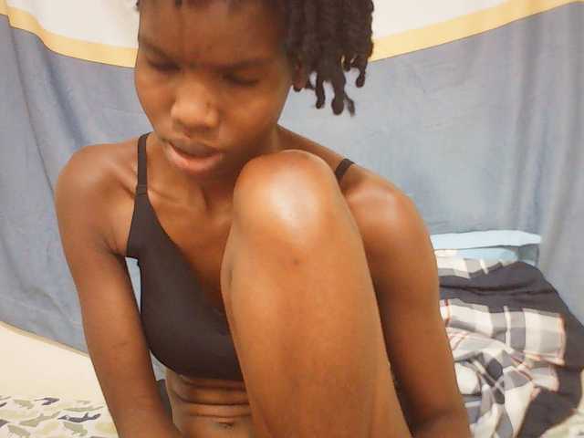 Beautyviny2 live cam on BongaCams