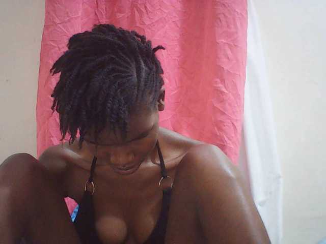 Beautyviny2 live cam on BongaCams