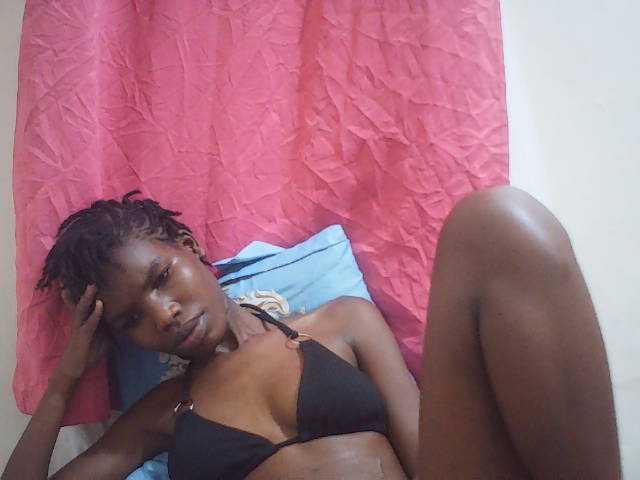 Beautyviny2 live cam on BongaCams