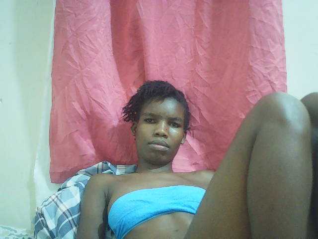 Beautyviny2 live cam on BongaCams