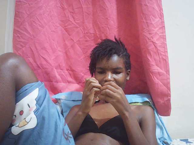 Beautyviny2 live cam on BongaCams