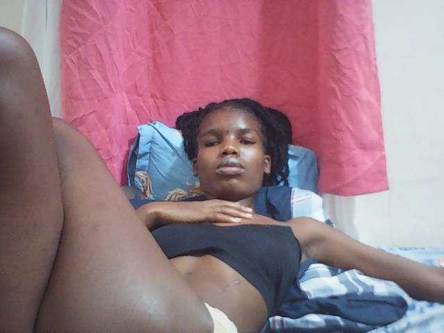 Beautyviny2 live cam on BongaCams